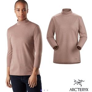 Arc’teryx… Haut à col Montant Lumin…like new size small